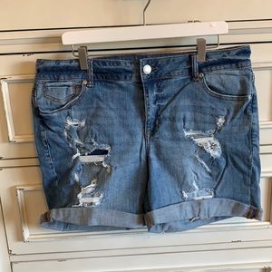 Maurice’s distressed medium wash jean shorts